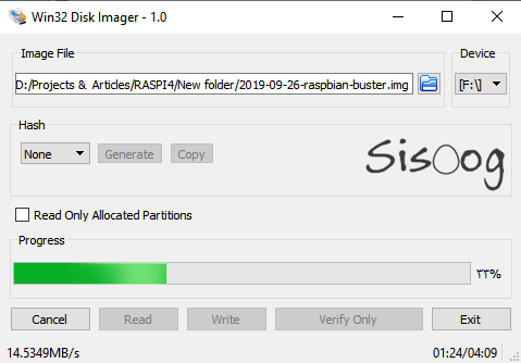 نرم افزار win32 disk Imager در حال نوشتن Raspbian