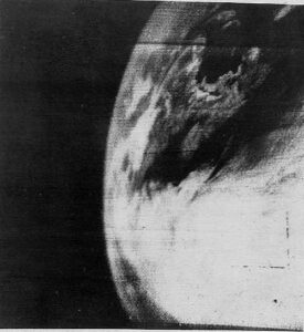 اولین عکس مخابره شده TIROS-1