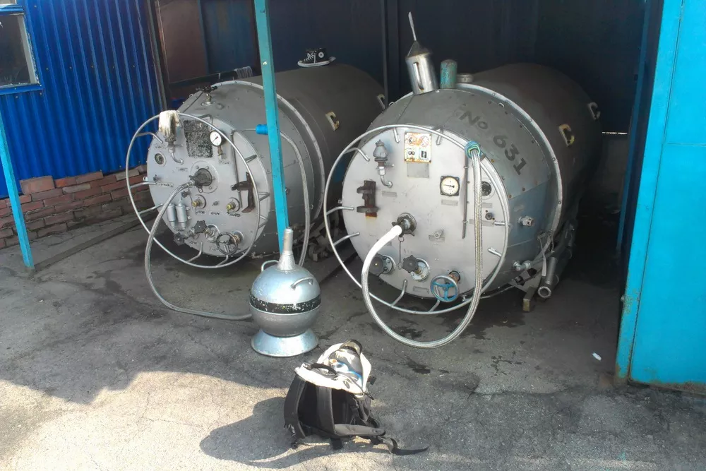 آورکلاک کردن آردوینو با نیتروژن مایع و رسیدن به فرکانس 65.3 مگاهرتز 1 مخازن LN2