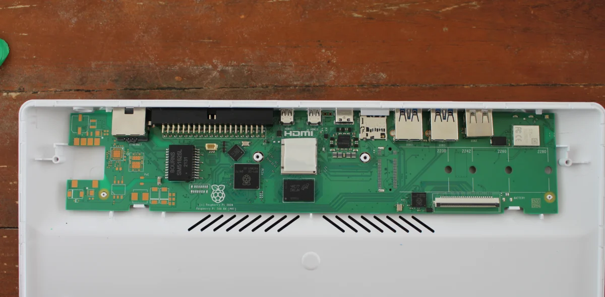 دی مونتاژ Raspberry Pi 500