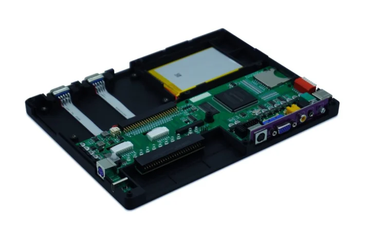 برد لپ‌تاپی FPGA با تراشه Cyclone EP1C12Q