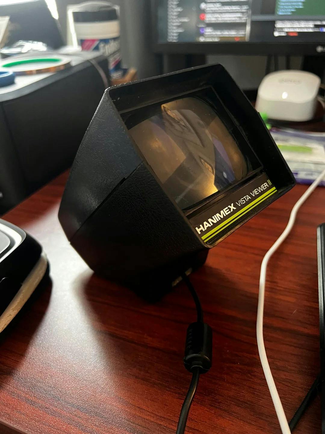 تبدیل اسلایدویور Hanimex Vista Viewer II به نمایشگر داده‌ی رترو با Raspberry Pi