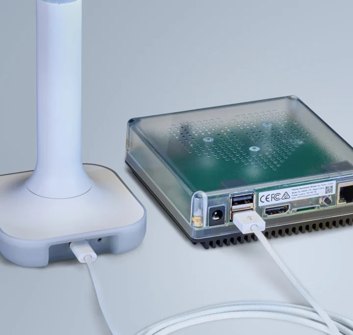 دانگل Home Assistant Connect ZBT‑2 – پشتیبانی از Zigbee، Thread و Matter 1 ZBT-2-connected-to-Home-Assistant-Green-720x684