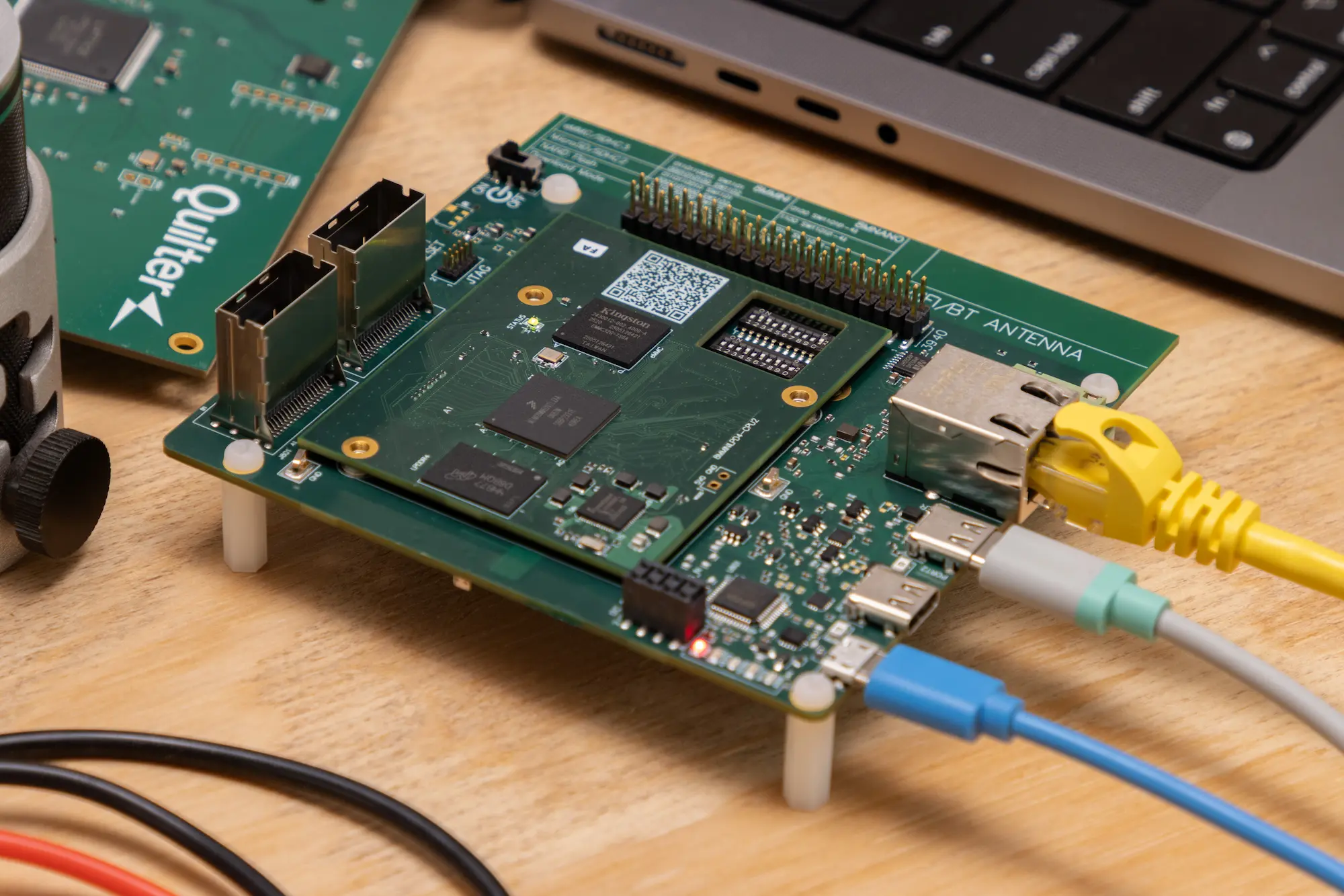 پایان دوران طراحی دستی PCB؟ هوش مصنوعی Quilter اولین کامپیوتر لینوکسی جهان را طراحی کرد!