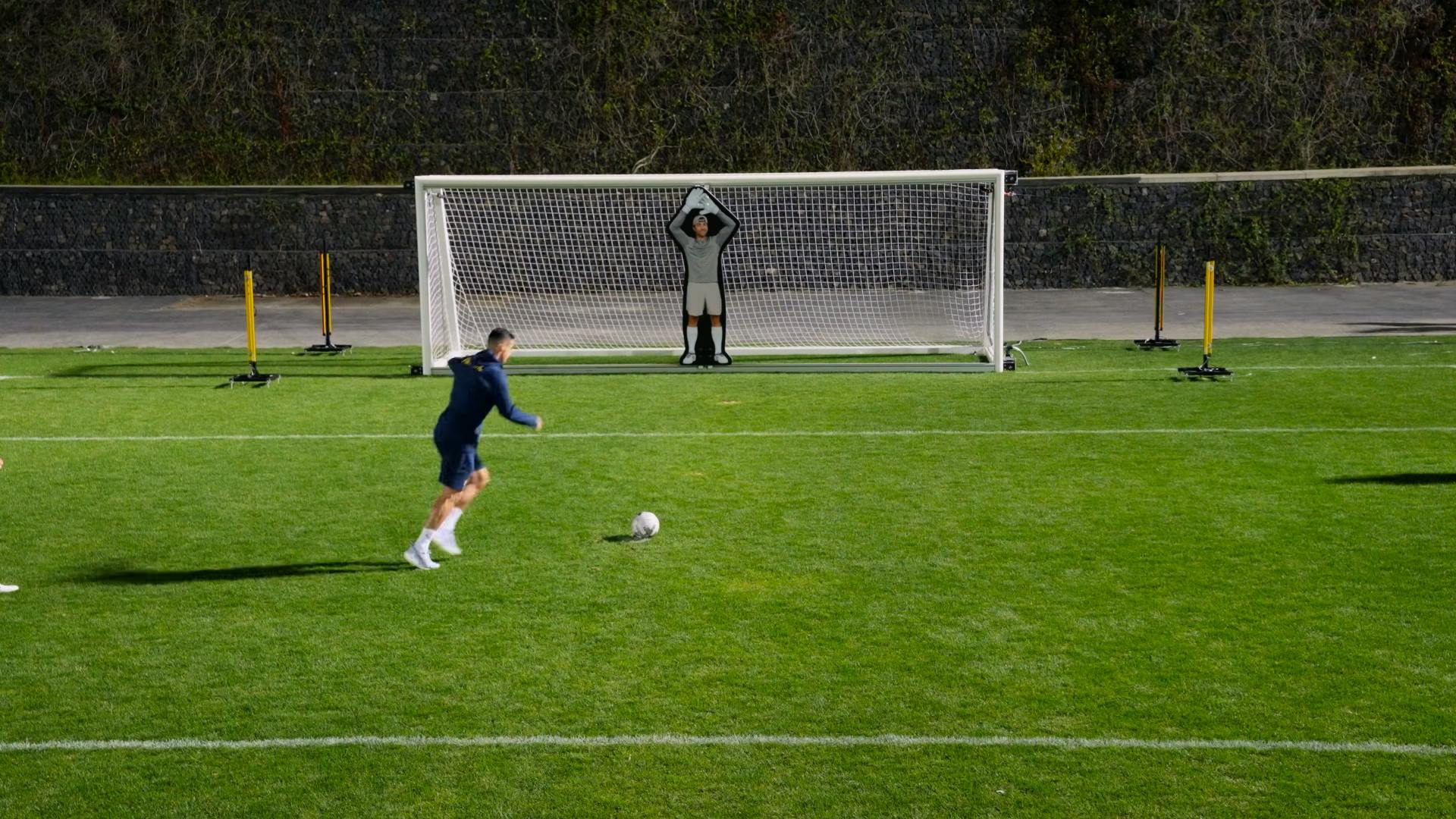 ساخت دروازه‌بان رباتیک با دوربین‌های OptiTrack؛ شکست تکنولوژی در برابر کریستیانو رونالدو