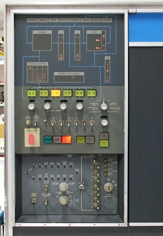 تاریخچهی کامپیوترها: از دوران لامپ خلاء تا اختراع ترانزیستورها 13 کامپیوتر IBM 1401