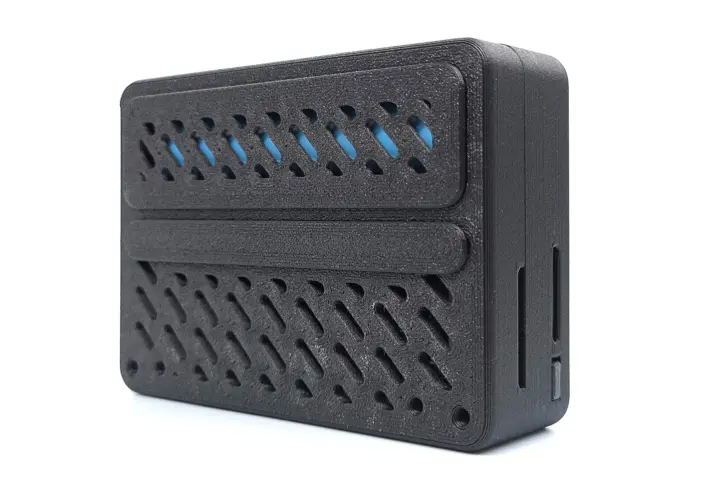 برد UPS مدل Pi-Ener-lite برای رزبری پای زیرو معرفی شد 3 Pi-Ener-lite به همراه محفظه کامل